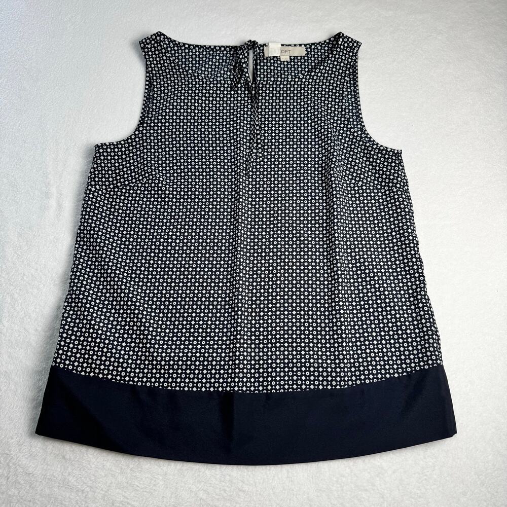 Ann Taylor LOFT M Sleeveless Blouse Navy White Geo Print Top Preppy Minimalist